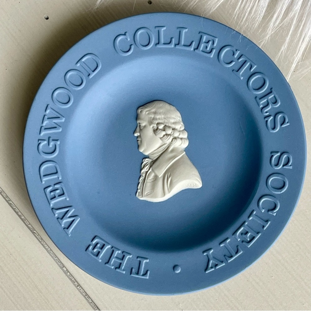 WEDGEWOOD |The Wedgewood Collectors Society Miniature Plate Compotier Jasperware